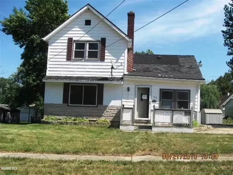 717 S 14th Ave, Freeport, IL 61032 photo 1