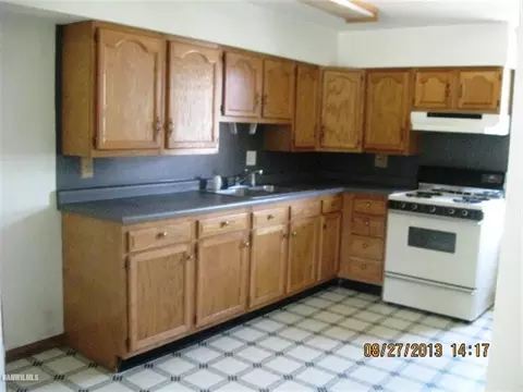 717 S 14th Ave, Freeport, IL 61032 photo 8