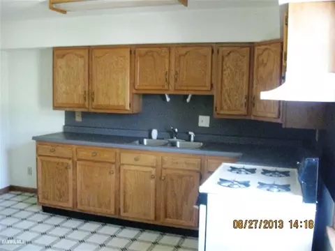 717 S 14th Ave, Freeport, IL 61032 photo 9