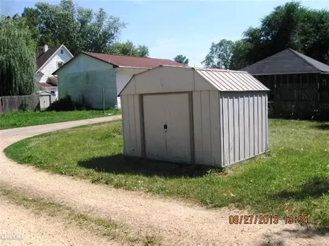 717 S 14th Ave, Freeport, IL 61032 photo 17