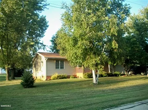 102 E Dawson, Davis, IL 61019 photo 2