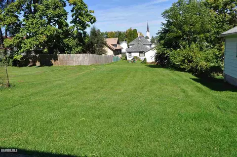 236 W John St, Freeport, IL 61032 photo 14