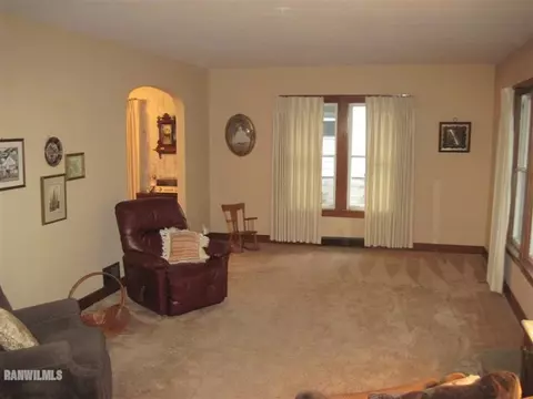 614 E Jefferson, Freeport, IL 61032 photo 3