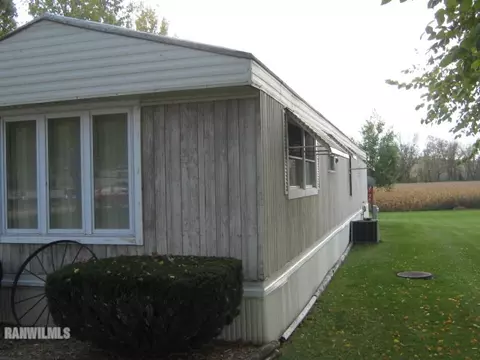 115 Arber Dr, Freeport, IL 61032 photo 6