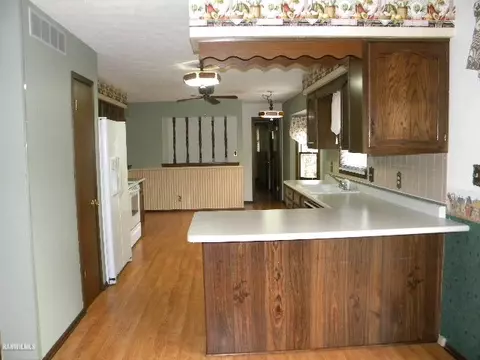 2195 Eagle Dr, Freeport, IL 61032 photo 3