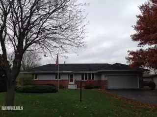 2195 Eagle Dr, Freeport, IL 61032 photo 1