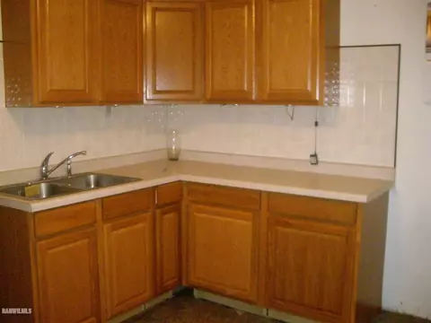 806 S 16th Ave, Freeport, IL 61032 photo 3