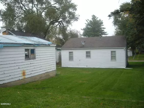 806 S 16th Ave, Freeport, IL 61032 photo 11