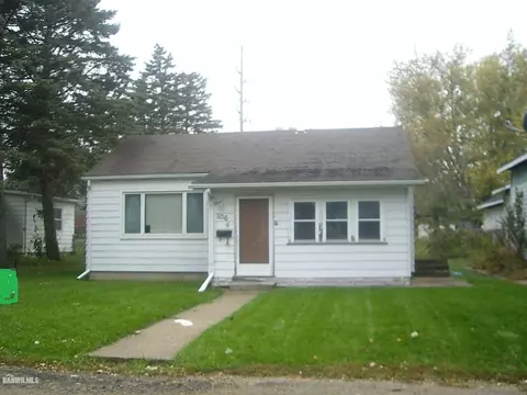 806 S 16th Ave, Freeport, IL 61032 photo 1