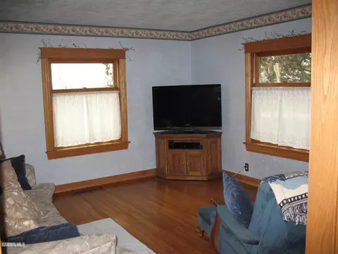 321 E Lanark Ave, Lanark, IL 61046 photo 10