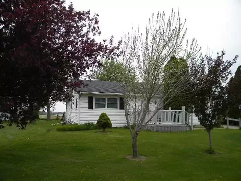 1875 E Currier Rd, Freeport, IL 61032 photo 1