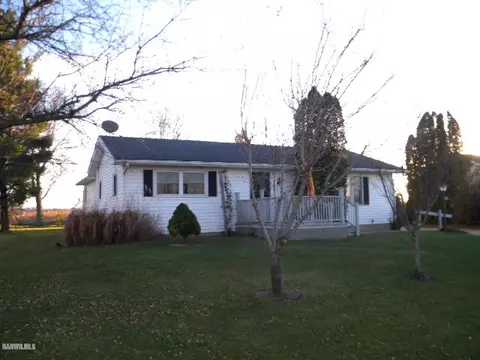 1875 E Currier Rd, Freeport, IL 61032 photo 2