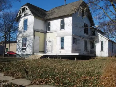 121 E Franklin St, Lanark, IL 61046 photo 2