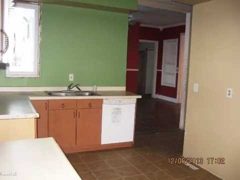 121 E Franklin St, Lanark, IL 61046 photo 6