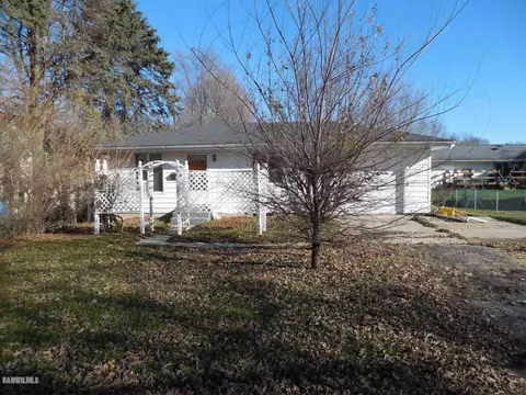 307 S Blaine St, Leaf River, IL 61047 photo 1