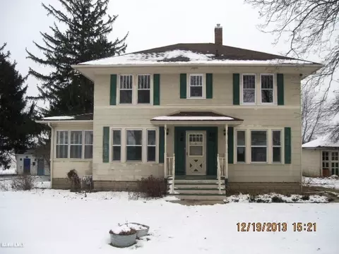 601 S Garfield, Leaf River, IL 61047 photo 1