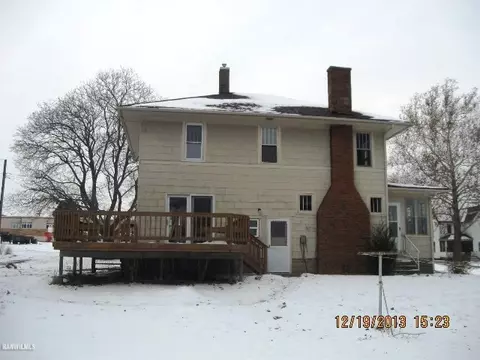 601 S Garfield, Leaf River, IL 61047 photo 3