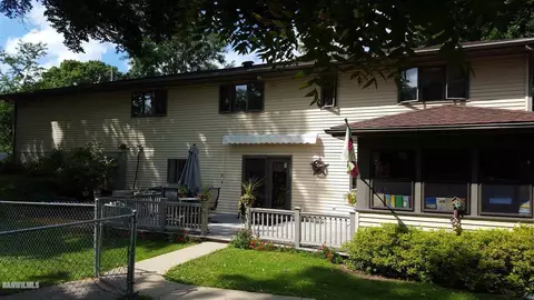 727 E Washington, Mount Carroll, IL 61053 photo 2