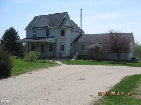 1471 W Becker School Rd, Freeport, IL 61032 photo 1