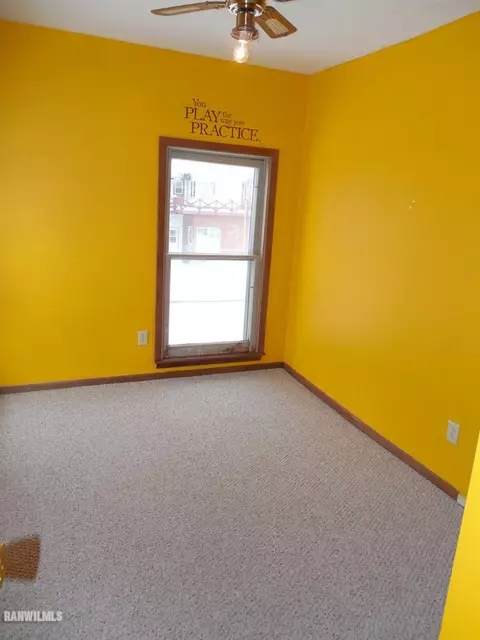117 E 5th St, Pecatonica, IL 61063 photo 6