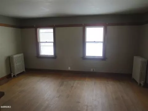 511 S Garfield St, Leaf River, IL 61047 photo 2