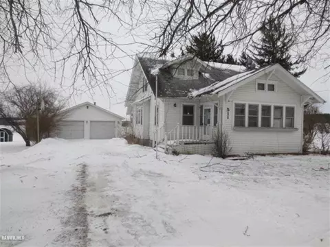 511 S Garfield St, Leaf River, IL 61047 photo 1