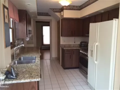 1560 La Cresta Dr, Freeport, IL 61032 photo 7