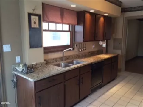 1560 La Cresta Dr, Freeport, IL 61032 photo 6
