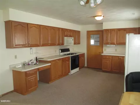 511 E Lincoln, Mount Carroll, IL 61053 photo 3
