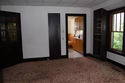 237 W Garfield, Freeport, IL 61032 photo 2