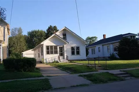 237 W Garfield, Freeport, IL 61032 photo 8