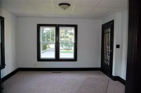 237 W Garfield, Freeport, IL 61032 photo 3