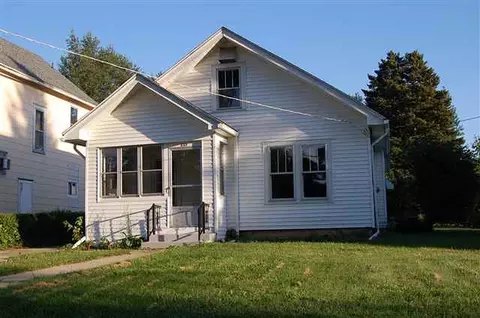 237 W Garfield, Freeport, IL 61032 photo 1