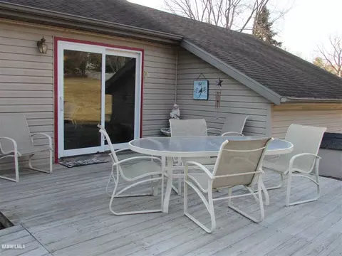 2455 Shepard Dr, Freeport, IL 61032 photo 18