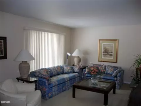 740 Towne Dr, Freeport, IL 61032 photo 2