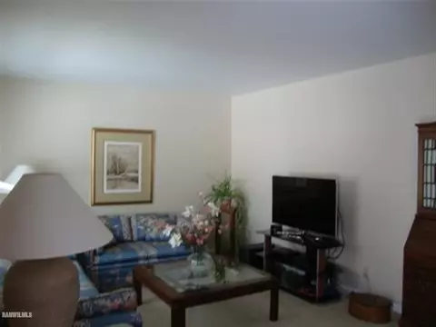 740 Towne Dr, Freeport, IL 61032 photo 3