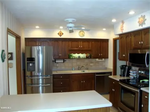 740 Towne Dr, Freeport, IL 61032 photo 8