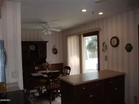 740 Towne Dr, Freeport, IL 61032 photo 11