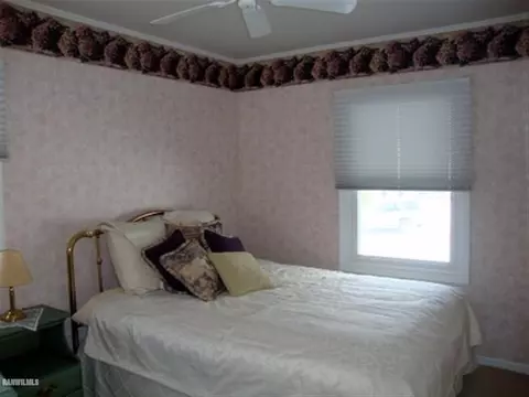 740 Towne Dr, Freeport, IL 61032 photo 5