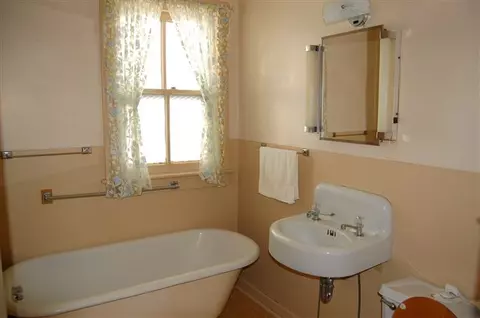 747 E Ctr, Freeport, IL 61032 photo 6