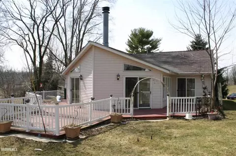 246 Wickshire, Davis, IL 61019 photo 2