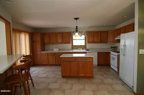 246 Wickshire, Davis, IL 61019 photo 8