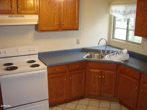 217 N Bailey, Freeport, IL 61032 photo 6