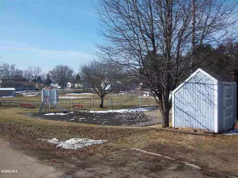 311 Second St, Chadwick, IL 61014 photo 15