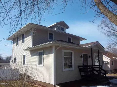 311 Second St, Chadwick, IL 61014 photo 3