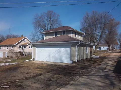 311 Second St, Chadwick, IL 61014 photo 16