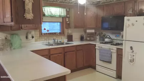 9 E Geneva, Mount Carroll, IL 61053 photo 11