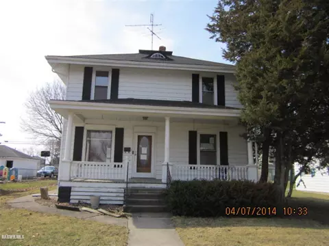 718 E Locust St, Lanark, IL 61046 photo 1