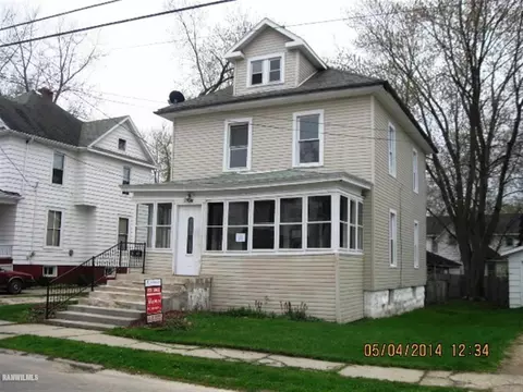 1120 S State Ave, Freeport, IL 61032 photo 4