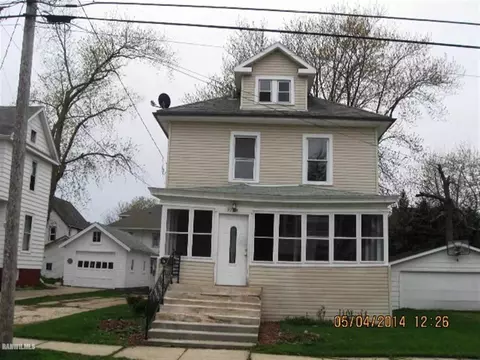 1120 S State Ave, Freeport, IL 61032 photo 1